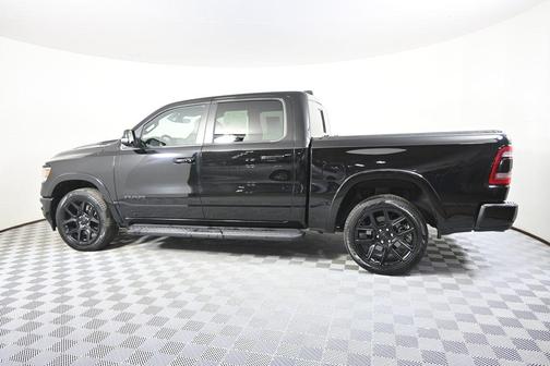 Diamond Black Crystal Pearlcoat 2022 RAM 1500 Laramie
