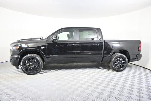 Diamond Black Crystal Pearlcoat 2026 RAM 1500 Laramie