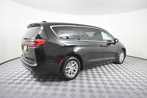 2026 Chrysler Pacifica L