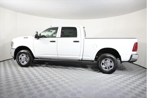2025 RAM 3500 Tradesman Crew Cab 4x4 6'4' Box