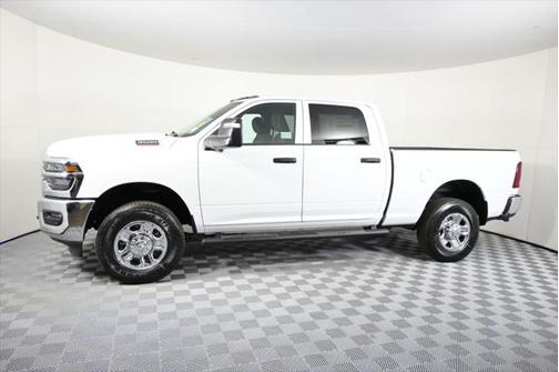 2025 RAM 3500 Tradesman Crew Cab 4x4 6'4' Box