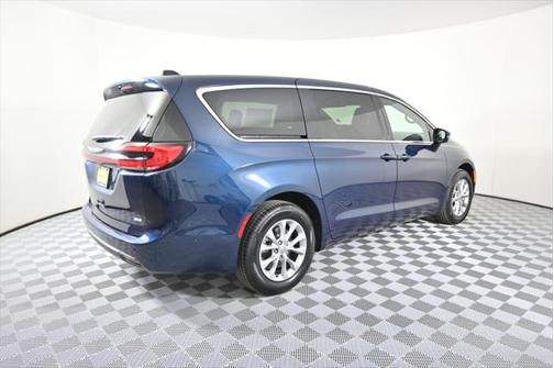 2025 Chrysler Pacifica L