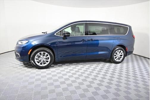 2025 Chrysler Pacifica L