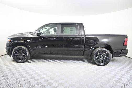 Diamond Black Crystal Pearlcoat 2026 RAM 1500 Laramie