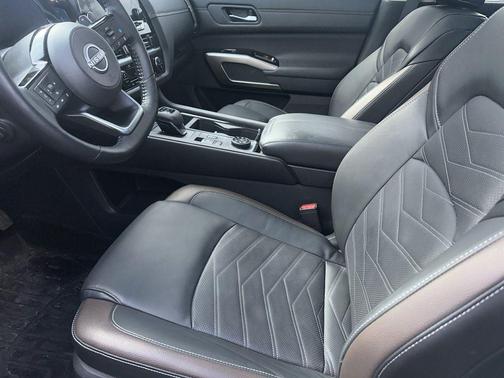 Pearl White Tricoat 2024 Nissan Pathfinder Platinum 4WD