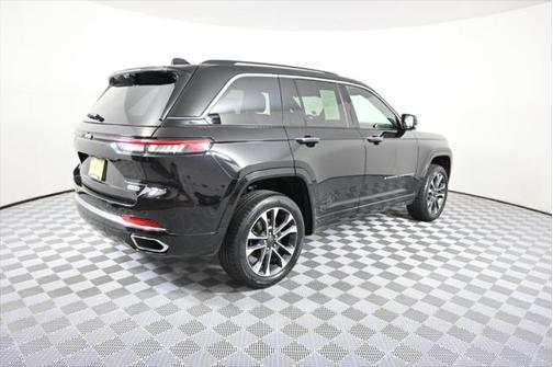 2022 Jeep Grand Cherokee Overland