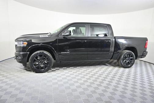 Diamond Black Crystal Pearlcoat 2026 RAM 1500 Laramie