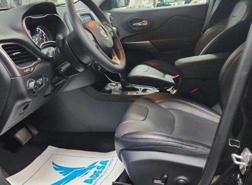 2022 Jeep Cherokee Latitude Lux