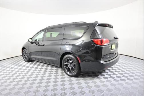 2018 Chrysler Pacifica Touring-L Plus