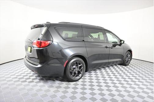 2018 Chrysler Pacifica Touring-L Plus
