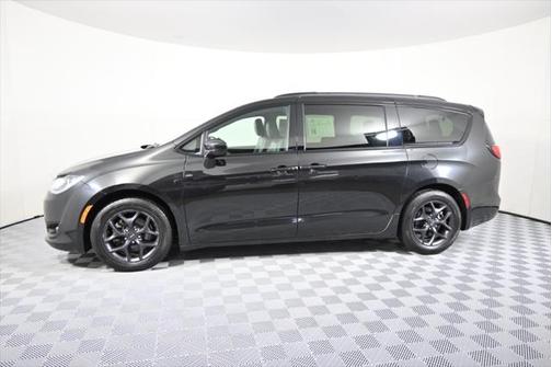 2018 Chrysler Pacifica Touring-L Plus