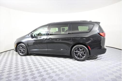 2018 Chrysler Pacifica Touring-L Plus
