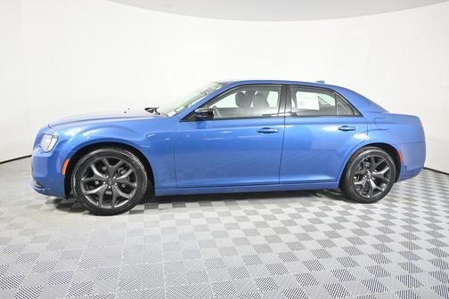 2022 Chrysler 300 Touring