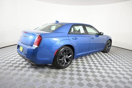 2022 Chrysler 300 Touring