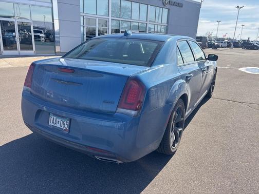 2022 Chrysler 300 Touring
