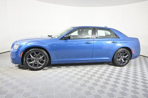 2022 Chrysler 300 Touring