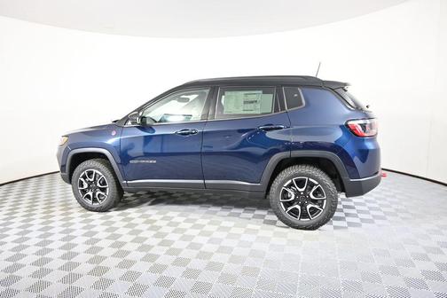 Fathom Blue Pearl Coat 2026 Jeep Compass Trailhawk