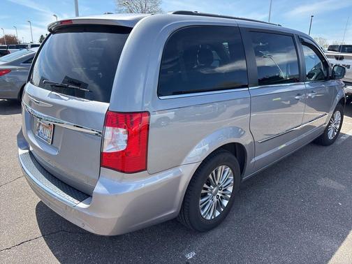 Billet Silver Metallic Clearcoat 2015 Chrysler Town & Country Touring-L