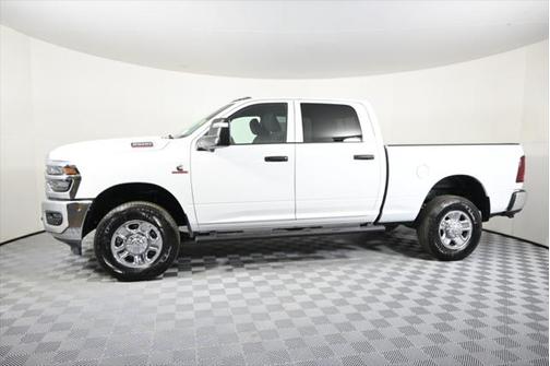 2025 RAM 2500 Tradesman Crew Cab 4x4 6'4' Box