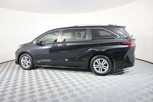 2021 Toyota Sienna Limited 7-Passenger