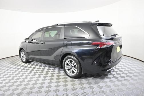 2021 Toyota Sienna Limited 7-Passenger