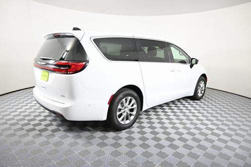 2025 Chrysler Pacifica L