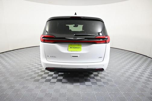 2025 Chrysler Pacifica L