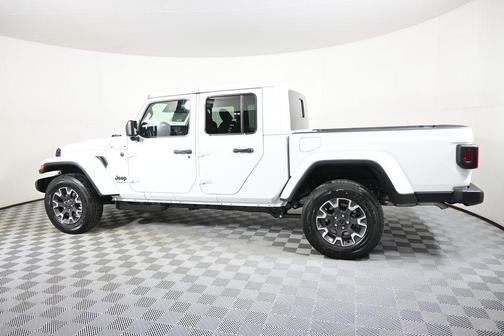 2026 Jeep Gladiator Sahara 4x4