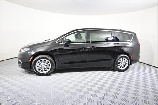 2025 Chrysler Pacifica L