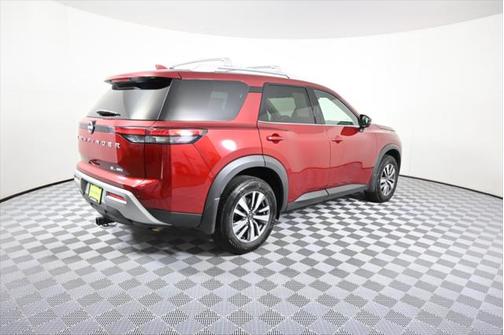 2024 Nissan Pathfinder SL 4WD