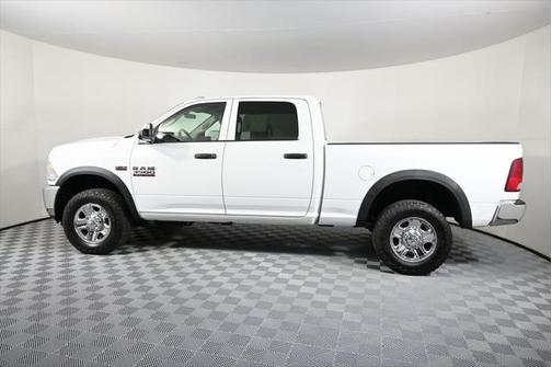 2017 RAM 3500 Tradesman Crew Cab 4x4 6'4' Box