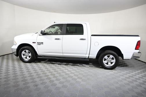 Bright White Clearcoat 2020 RAM 1500 Classic SLT