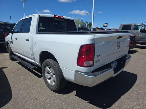 Bright White Clearcoat 2020 RAM 1500 Classic SLT