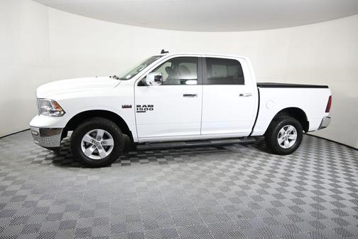 Bright White Clearcoat 2020 RAM 1500 Classic SLT