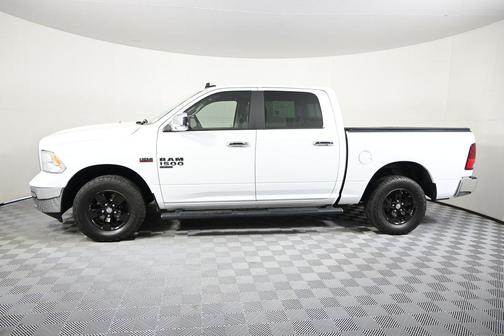 Bright White Clearcoat 2020 RAM 1500 Classic SLT