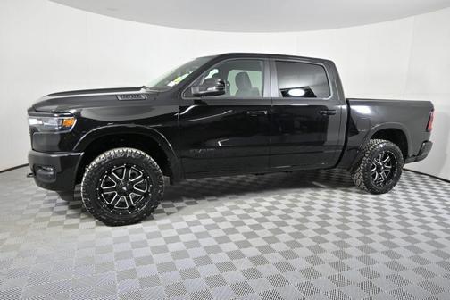 Diamond Black Crystal Pearlcoat 2025 RAM 1500 Big Horn/Lone Star
