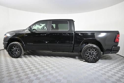 Diamond Black Crystal Pearlcoat 2025 RAM 1500 Big Horn/Lone Star