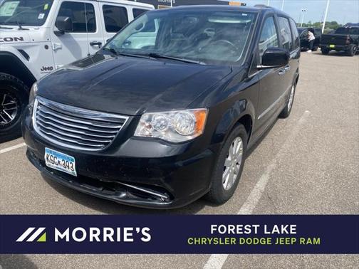 2016 Chrysler Town & Country Touring