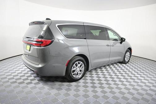 2025 Chrysler Pacifica L