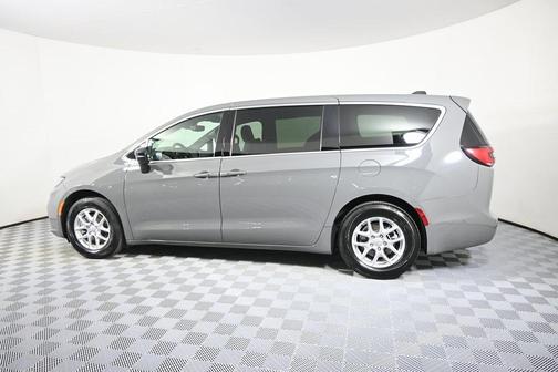 2025 Chrysler Pacifica L