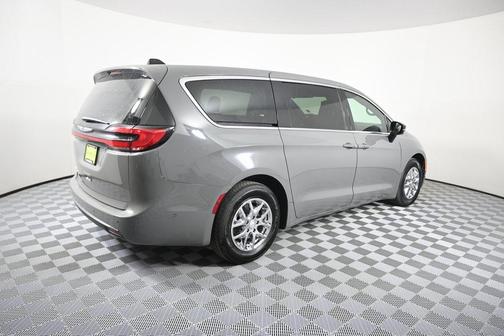 2025 Chrysler Pacifica L