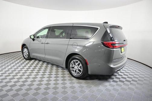 2025 Chrysler Pacifica L