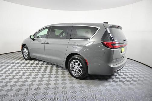 2025 Chrysler Pacifica L