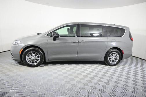 2025 Chrysler Pacifica L