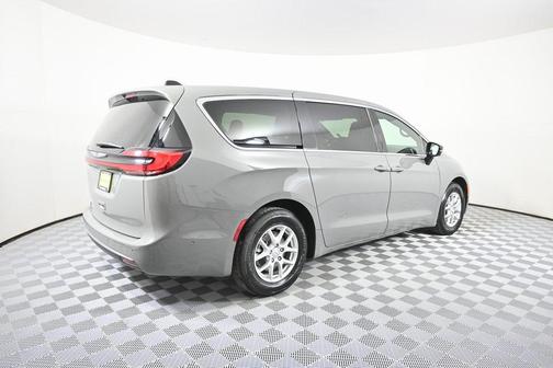 2025 Chrysler Pacifica L