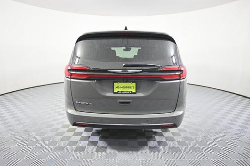 2025 Chrysler Pacifica L