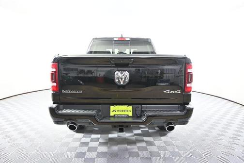 Diamond Black Crystal Pearlcoat 2023 RAM 1500 Laramie