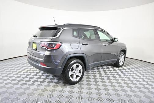 Granite Crystal Metallic Clearcoat 2023 Jeep Compass Latitude