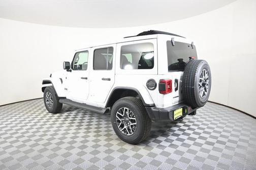 2026 Jeep Wrangler 4-Door Sahara 4x4