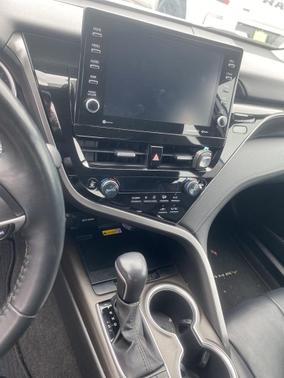 2022 Toyota Camry Hybrid XLE